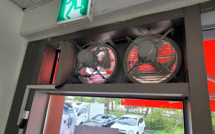 시공 완료 후 매장 전경